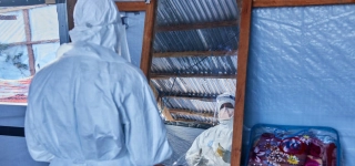rdc-des-agents-de-la-riposte-contre-ebola-manifestent-pour-reclamer-leur-paie