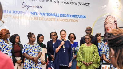 ministere-de-la-culture-et-de-la-francophonie-carole-gbame-decroche-le-prix-francoise-remarck-de-la-meilleure-secretaire