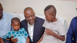 le-gouvernement-au-chevet-de-la-famille-du-livreur-assassine-a-abidjan