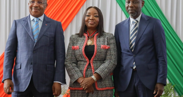 le-batonnier-de-lordre-des-avocats-me-florence-loan-messan-elevee-au-grade-de-commandeur-dans-lordre-du-merite-de-la-justice