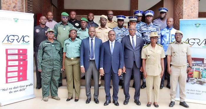 lutte-contre-la-criminalite-economique-et-financiere-une-quarantaine-de-magistrats-et-dofficiers-de-police-judiciaire-outilles-par-lagrac-a-daloa
