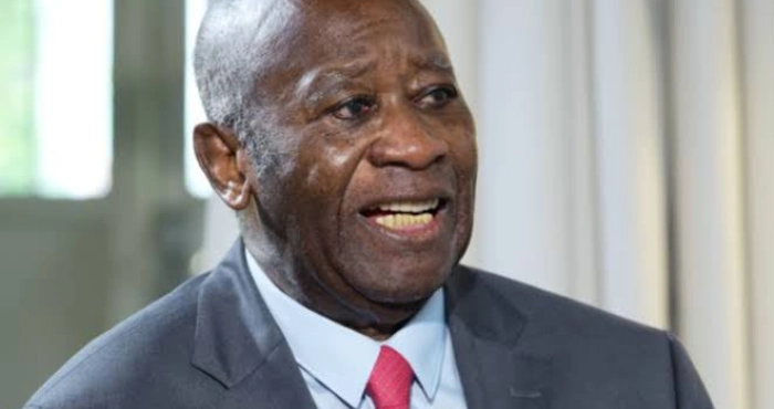 gbagbo-ou-lart-de-legiferer-depuis-les-gradins