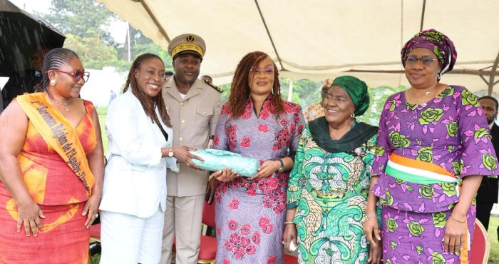 hopital-psychiatrique-de-bingerville-belmonde-dogo-fait-de-nombreux-dons-aux-pensionnaires