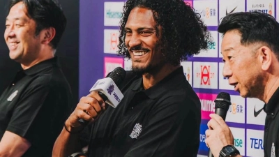 a-32-ans-sebastien-haller-debarque-a-sanfrecce-hiroshima-au-japon
