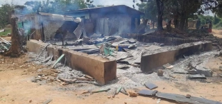 un-mort-des-maisons-closes-en-flammes-la-nuit-qui-a-embrase-ouelle