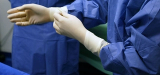 inedit-une-femme-aveugle-retrouve-la-vue-apres-une-greffe-et-une-operation-de-six-heures