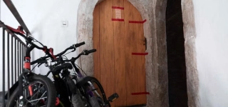 orange-cinq-bebes-retrouves-morts-dans-un-appartement