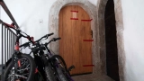 orange-cinq-bebes-retrouves-morts-dans-un-appartement