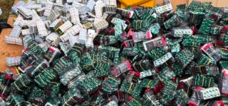 korhogo-30-tonnes-de-produits-medicaux-de-qualite-inferieure-et-falsifies-de-drogues-incinerees