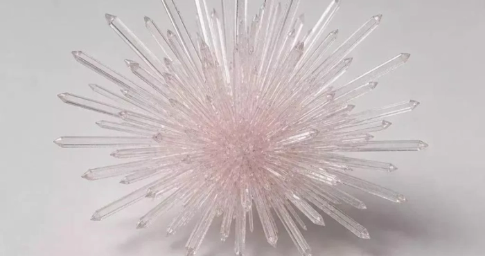 russie-un-nouveau-mineral-decouvert-plus-precieux-que-lor