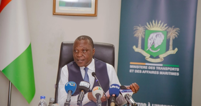 hausse-du-prix-du-carburant-amadou-kone-desamorce-la-colere-des-transporteurs-ca-a-augmente-ca-va-baisser