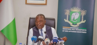 hausse-du-prix-du-carburant-amadou-kone-desamorce-la-colere-des-transporteurs-ca-a-augmente-ca-va-baisser