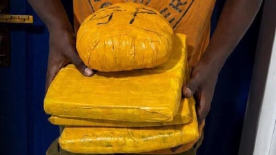 koumassi-un-individu-pris-les-mains-dans-le-sac-avec-4-kg-de-cannabis-pendant-loperation-vacances-securisees-11