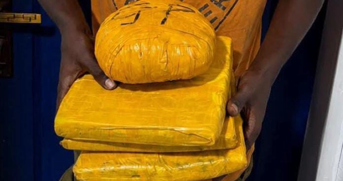 koumassi-un-individu-pris-les-mains-dans-le-sac-avec-4-kg-de-cannabis-pendant-loperation-vacances-securisees-11