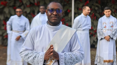 abadjin-koute-le-pere-akre-yoboue-jean-joseph-le-premier-pretre-du-village-a-lhonneur-ce-dimanche-9-aout