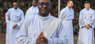 abadjin-koute-le-pere-akre-yoboue-jean-joseph-le-premier-pretre-du-village-a-lhonneur-ce-dimanche-9-aout
