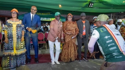 independance-a-yopougon-la-cohesion-marque-dun-brassage-politique