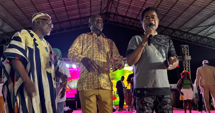 fete-dindependance-a-yopougon-adama-bictogo-rend-hommage-a-luckson-padaud