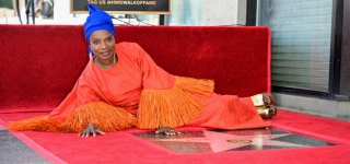angelique-kidjo-devient-la-premiere-chanteuse-africaine-etoilee-sur-le-walk-of-fame-dhollywood