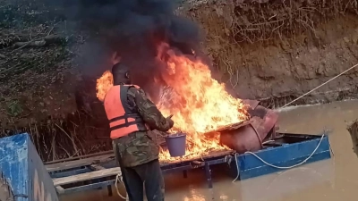 lutte-contre-lorpaillage-illegal-plus-de-300-dragues-detruites-sur-le-fleuve-comoe