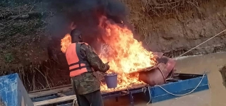 lutte-contre-lorpaillage-illegal-plus-de-300-dragues-detruites-sur-le-fleuve-comoe