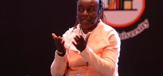 lexpertise-de-clementine-toure-sollicitee-par-la-caf-et-la-fifa-pour-le-developpement-du-football-feminin-en-afrique-et-dans-le-monde