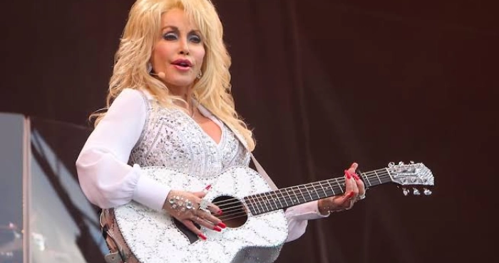 deces-de-la-legende-americaine-de-la-musique-country-dolly-parton-a-lage-de-80-ans