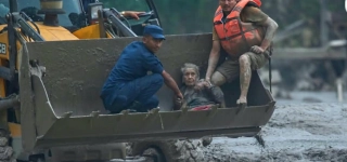 inondation-nepal-et-au-tibet-au-moins-362-morts-et-plus-de-1400-portees-disparues