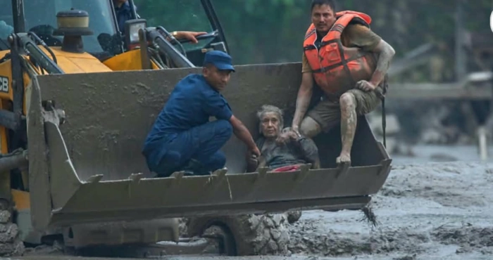 inondation-nepal-et-au-tibet-au-moins-362-morts-et-plus-de-1400-portees-disparues