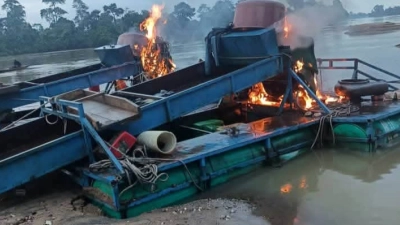 orpaillage-illegal-a-buyo-la-gendarmerie-detruit-une-trentaine-de-drague