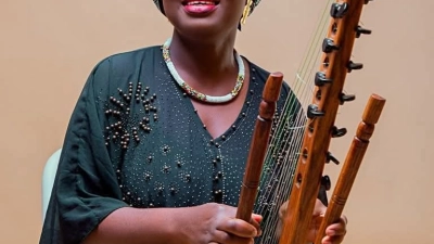 astar-kora-artiste-musicienne-a-coeur-ouvert-quand-je-suis-rentree-a-linsaac-la-kora-ma-parle