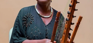 astar-kora-artiste-musicienne-a-coeur-ouvert-quand-je-suis-rentree-a-linsaac-la-kora-ma-parle