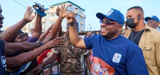 depuis-yopougon-prince-arthur-dalli-livre-un-message-despoir-a-la-jeunesse-ivoirienne