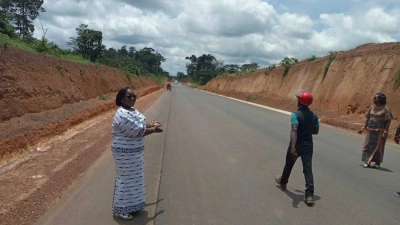 cavally-le-bitume-atteint-la-frontiere-du-liberia