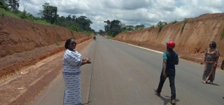 cavally-le-bitume-atteint-la-frontiere-du-liberia
