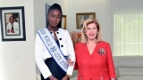 apres-son-aventure-a-miss-world-miss-kone-fatima-recue-par-dominique-ouattara