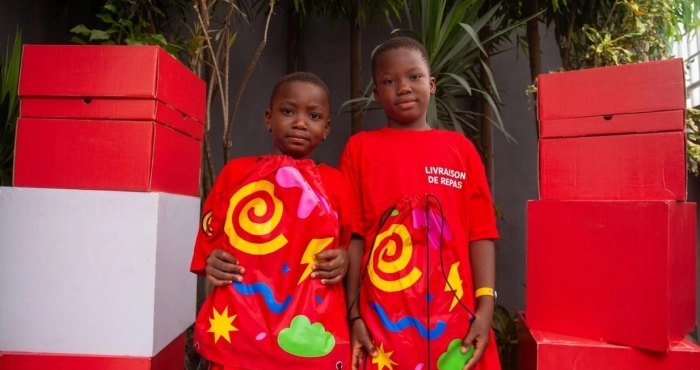 back-to-school-2026-des-kits-scolaires-distribues-aux-enfants-des-coursiers-partenaires