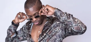 apres-son-malaise-le-concert-de-sidiki-diabate-a-laccor-arena-finalement-reporte