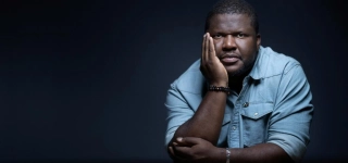 le-roman-de-lecrivain-thelyson-orelien-supprime-de-la-liste-du-prix-goncourt-pour-plagiat-a-laide-de-lia