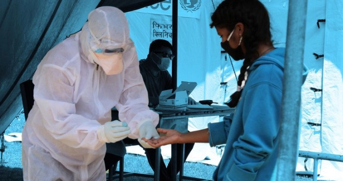 en-france-les-consultations-pour-suspicion-de-contamination-au-covid-19-bondissent-de-76