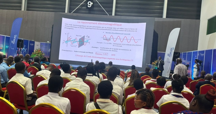 2e-edition-du-forum-des-radiocommunications-les-risques-des-rayonnements-ionisants-et-non-ionisants-expliques-aux-populations
