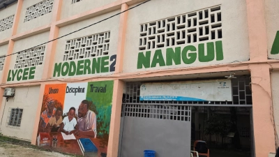 penurie-deau-des-barriques-dans-les-toilettes-le-calvaire-quotidien-du-lycee-moderne-nanguiabrogoua-ii-dadjame