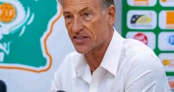 toujours-en-chemise-blanche-herve-renard-dit-enfin-toute-la-verite