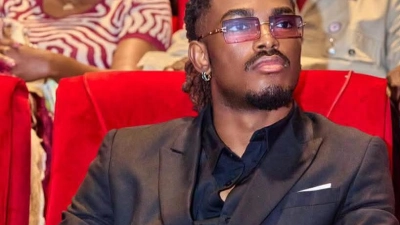 concert-de-fally-ou-himra-isouch-lucide-les-deux-ne-sont-pas-au-meme-niveau