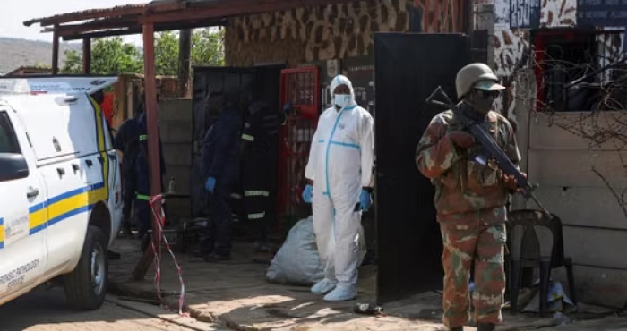 nuit-sanglant-en-afrique-du-sud-deux-bars-pris-pour-cible-plus-de-50-victimes-dont-27-morts