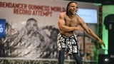 le-danseur-nigerian-benjamin-daniel-gabriel-bat-le-record-du-monde-en-dansant-pendant-plus-de-sept-jours-sans-interruption