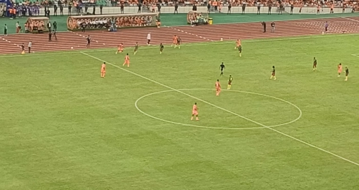 match-amical-la-cote-divoire-sincline-sur-sa-pelouse-face-au-cameroun