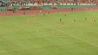 match-amical-la-cote-divoire-sincline-sur-sa-pelouse-face-au-cameroun