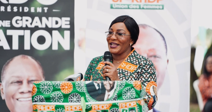 harlette-badou-prepare-les-femmes-dadiake-a-la-presidentielle-de-2030