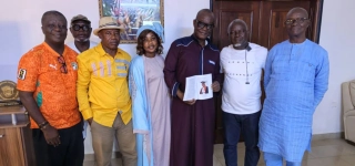 gagnoa-le-journaliste-ecrivain-morrys-ouayou-rend-un-vibrant-hommage-a-ambroise-kessie-adibo